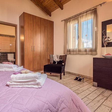 Astarte Villas - Kyveli Luxurious Private Villa Gaitani Room photo