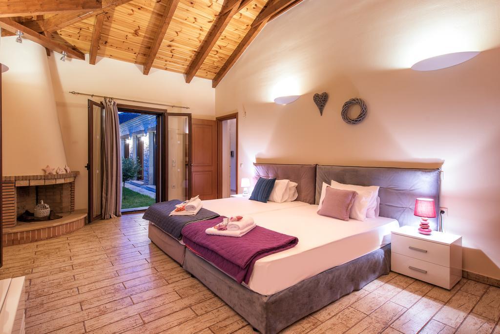 Astarte Villas - Kyveli Luxurious Private Villa Gaitani Room photo