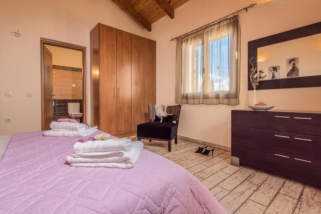 Astarte Villas - Kyveli Luxurious Private Villa Gaitani Room photo
